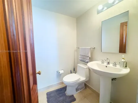 6365 Collins Avenue Miami Beach FL 33141