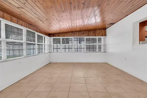 1320 NE 205th Terrace Miami FL 33179