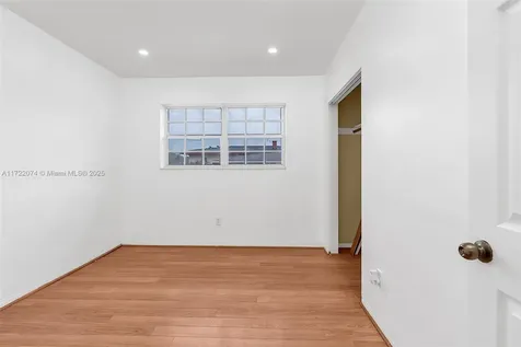 1320 NE 205th Terrace Miami FL 33179