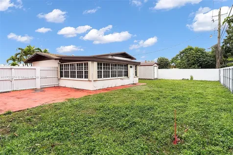 1320 NE 205th Terrace Miami FL 33179