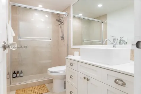 5161 Collins Avenue Miami Beach FL 33140