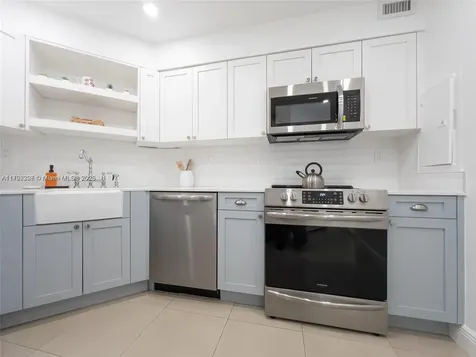 5161 Collins Avenue Miami Beach FL 33140