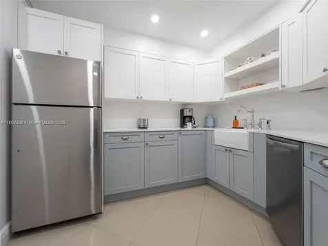 5161 Collins Avenue Miami Beach FL 33140