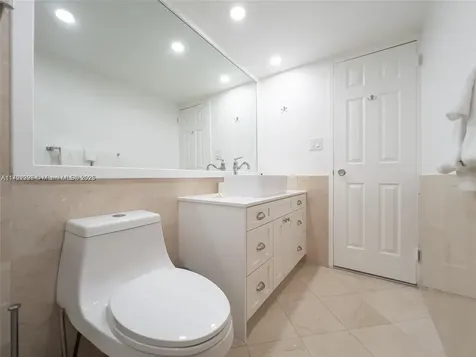 5161 Collins Avenue Miami Beach FL 33140