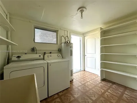 309 SW 67th Terrace Pembroke Pines FL 33023