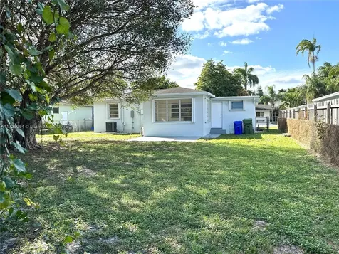 309 SW 67th Terrace Pembroke Pines FL 33023
