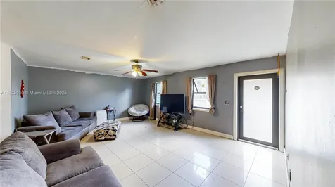 324 SW 16th Terrace Homestead FL 33030