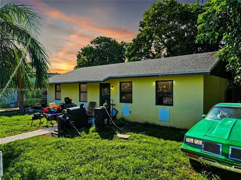 324 SW 16th Terrace Homestead FL 33030