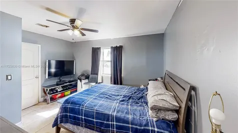 324 SW 16th Terrace Homestead FL 33030
