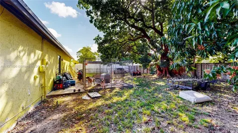 324 SW 16th Terrace Homestead FL 33030