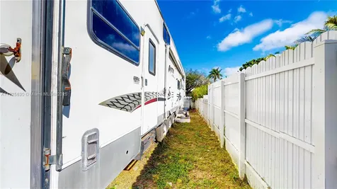 324 SW 16th Terrace Homestead FL 33030