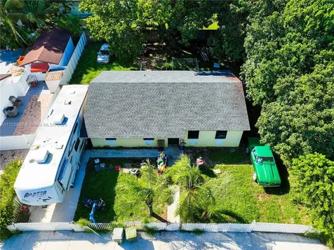 324 SW 16th Terrace Homestead FL 33030