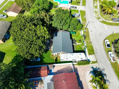 324 SW 16th Terrace Homestead FL 33030