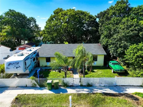 324 SW 16th Terrace Homestead FL 33030