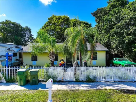 324 SW 16th Terrace Homestead FL 33030