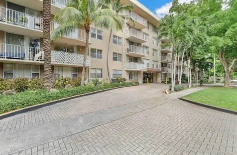 1805 Sans Souci Boulevard North Miami FL 33181