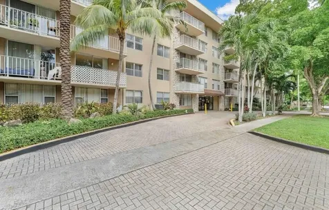 1805 Sans Souci Boulevard North Miami FL 33181