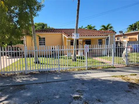 3240 NW 18th Street Miami FL 33125