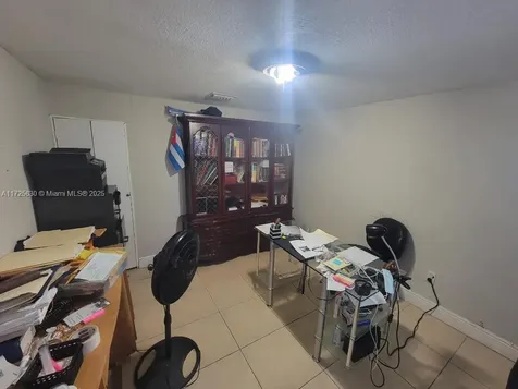 3240 NW 18th Street Miami FL 33125