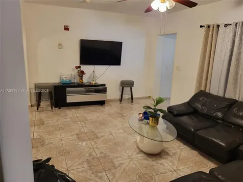 3240 NW 18th Street Miami FL 33125