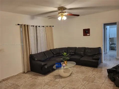 3240 NW 18th Street Miami FL 33125