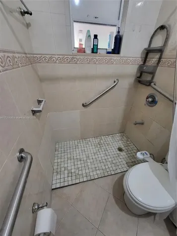 3240 NW 18th Street Miami FL 33125