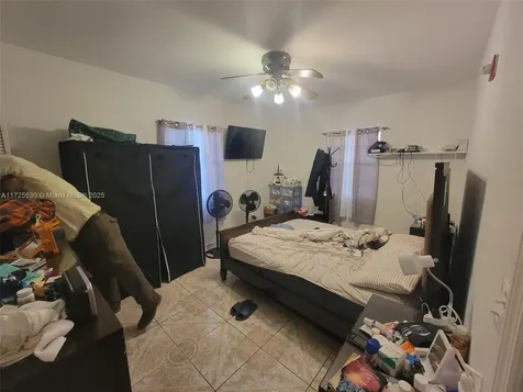 3240 NW 18th Street Miami FL 33125