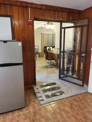 3240 NW 18th Street Miami FL 33125