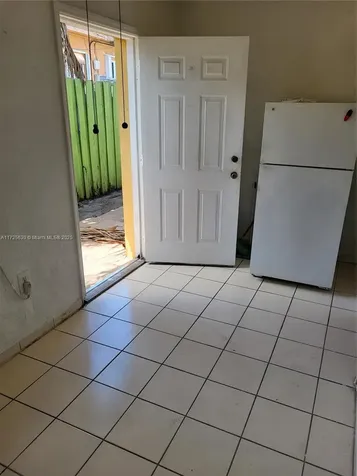 3240 NW 18th Street Miami FL 33125