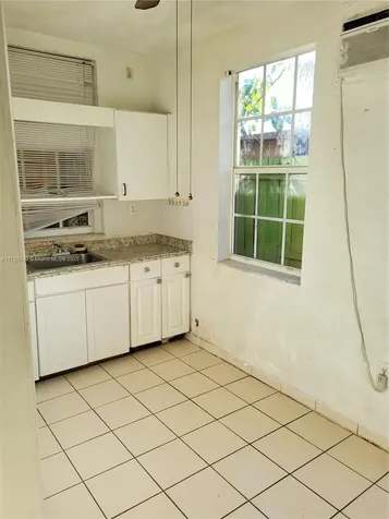 3240 NW 18th Street Miami FL 33125