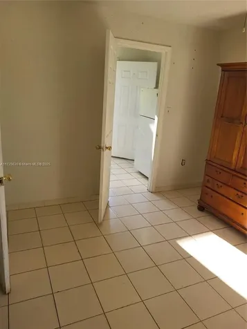 3240 NW 18th Street Miami FL 33125