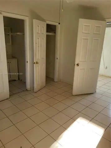 3240 NW 18th Street Miami FL 33125