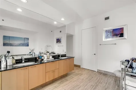 16001 Collins Avenue Sunny Isles Beach FL 33160