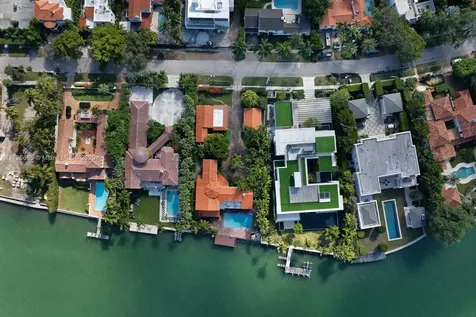 4744 N Bay Road Miami Beach FL 33140