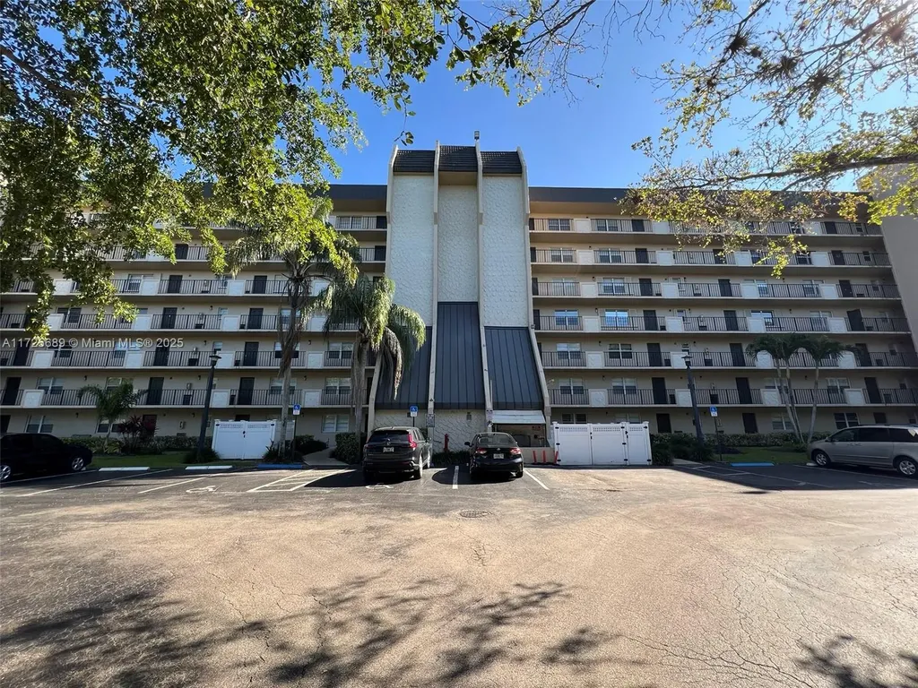 3300 W Rolling Hills Circle Davie FL 33328