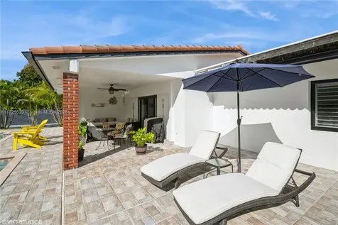 6950 SW 82nd Court Miami FL 33143