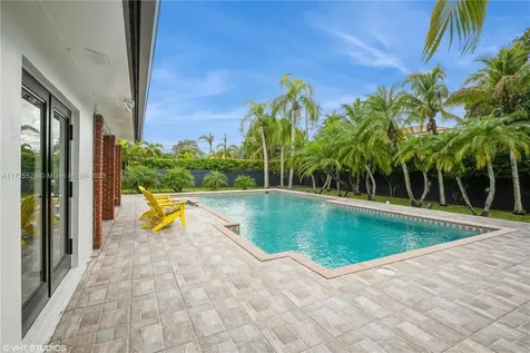 6950 SW 82nd Court Miami FL 33143