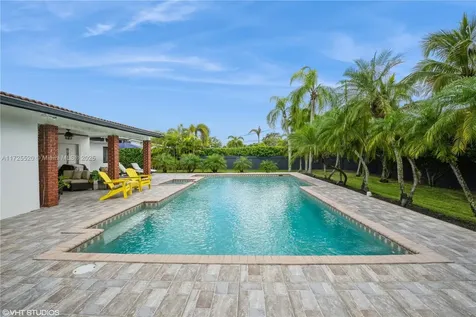 6950 SW 82nd Court Miami FL 33143