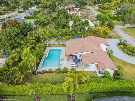 6950 SW 82nd Court Miami FL 33143