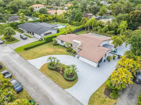 6950 SW 82nd Court Miami FL 33143