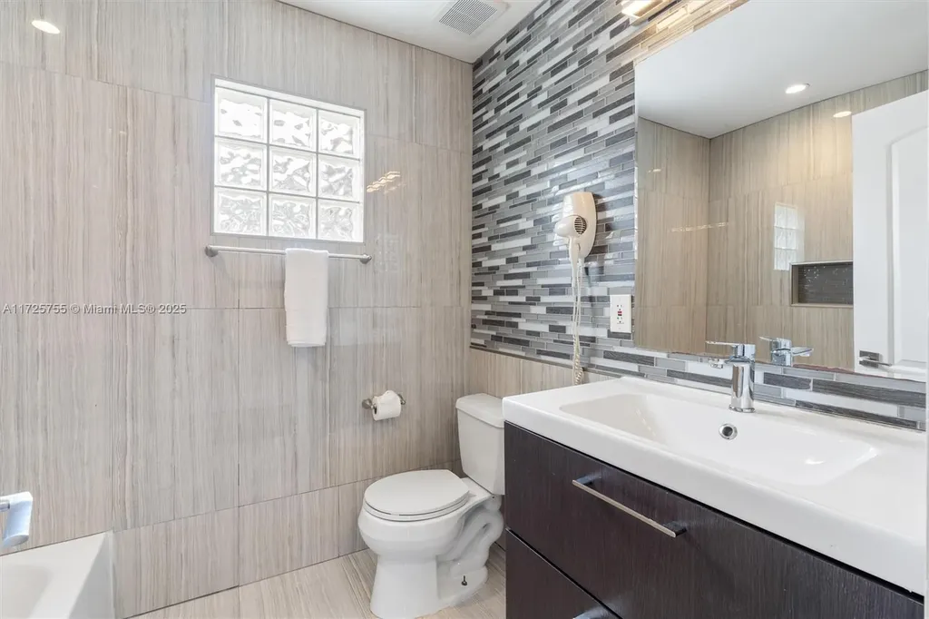 5908 NW 126th Terrace Coral Springs FL 33076