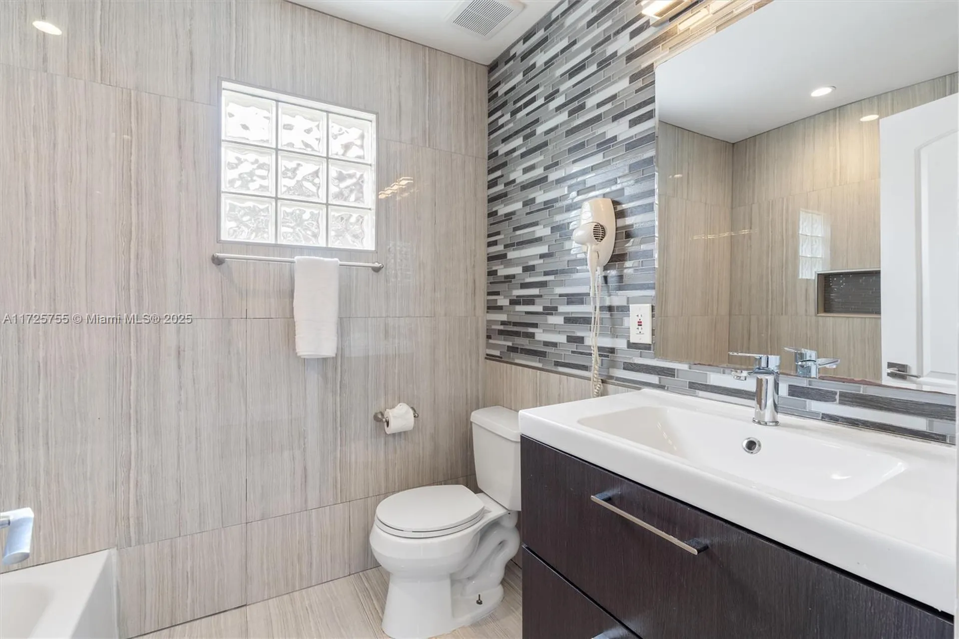 5908 NW 126th Terrace Coral Springs FL 33076