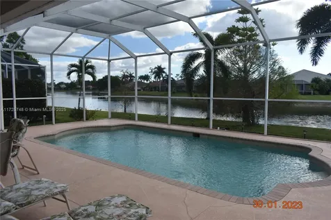 7639 Berkshire Pines Drive Naples FL 34104