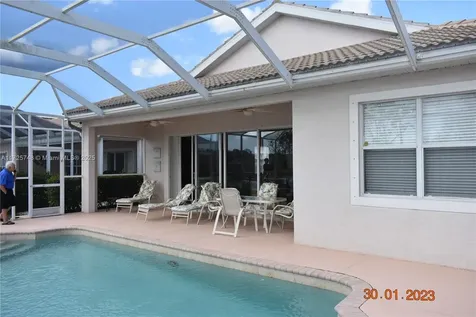 7639 Berkshire Pines Drive Naples FL 34104