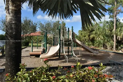 7639 Berkshire Pines Drive Naples FL 34104