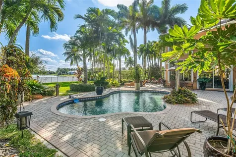 2900 W Lake Vista Circle Davie FL 33328