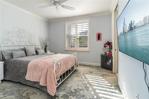 2900 W Lake Vista Circle Davie FL 33328