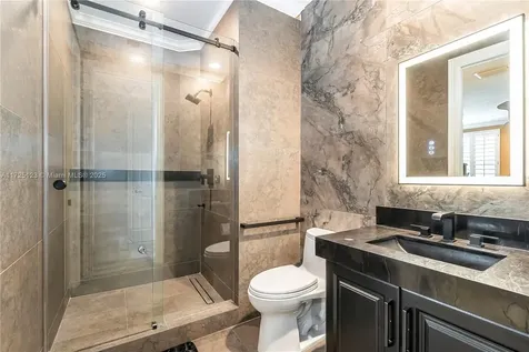 2900 W Lake Vista Circle Davie FL 33328