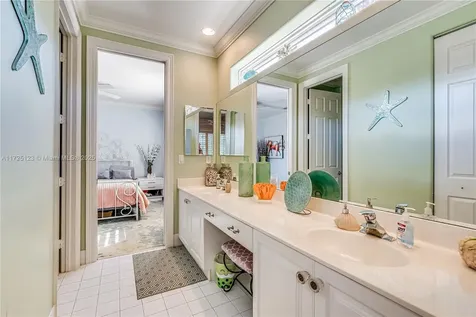 2900 W Lake Vista Circle Davie FL 33328