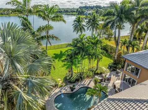 2900 W Lake Vista Circle Davie FL 33328